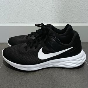 Black & White Nike Woman's Running Shoes Size 8
